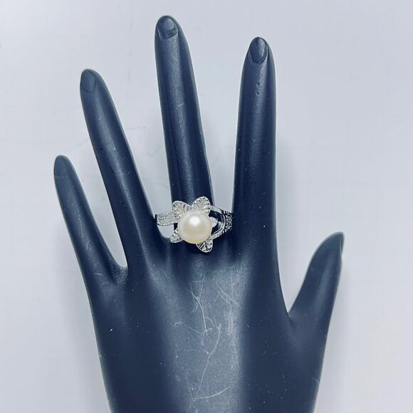 Silver Flower Design Ring With Faux Pearl & Crystal Accents Size 6 1/4 (R423) - Picture 1 of 7